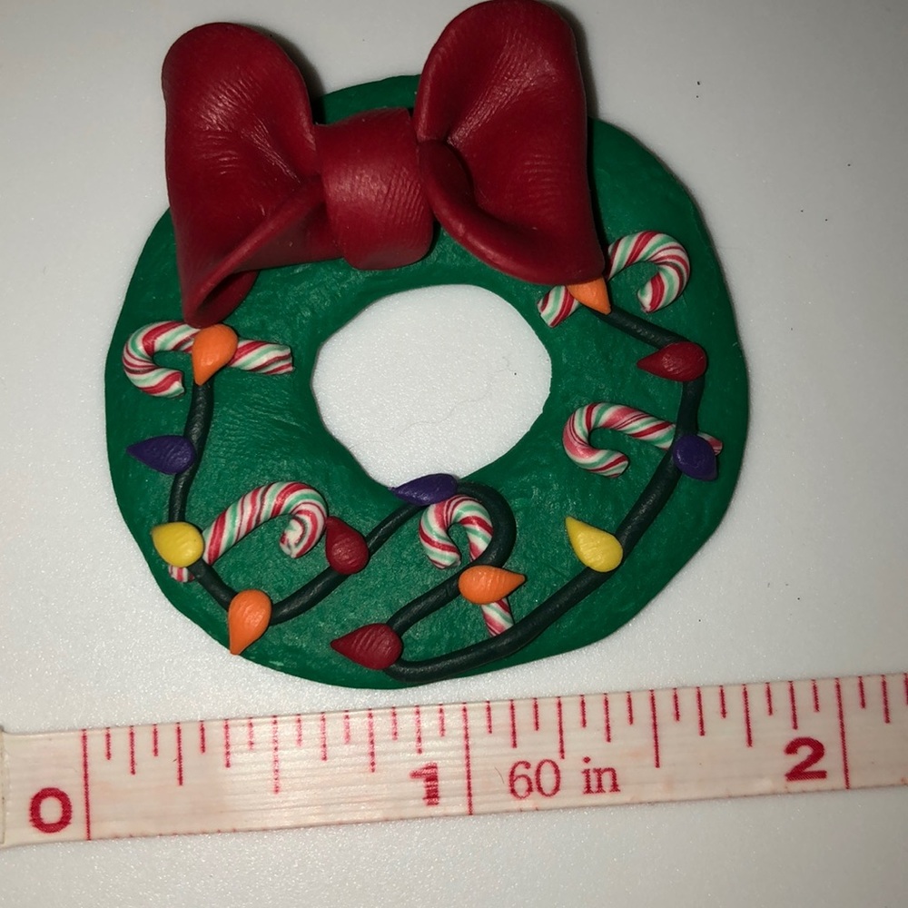 🟢 Wreath Cane Pin 🔴 - Picture 2 of 3